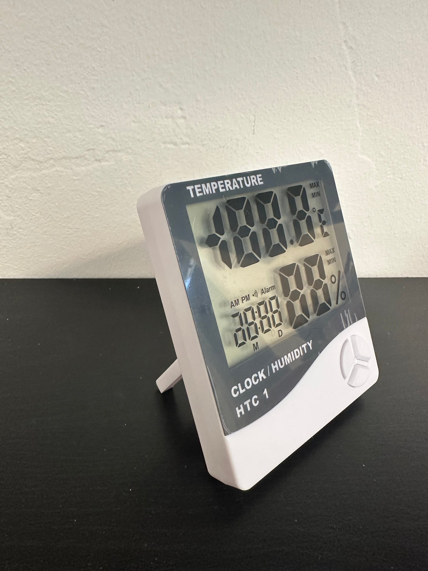 White Hygrometer/Temperature Check